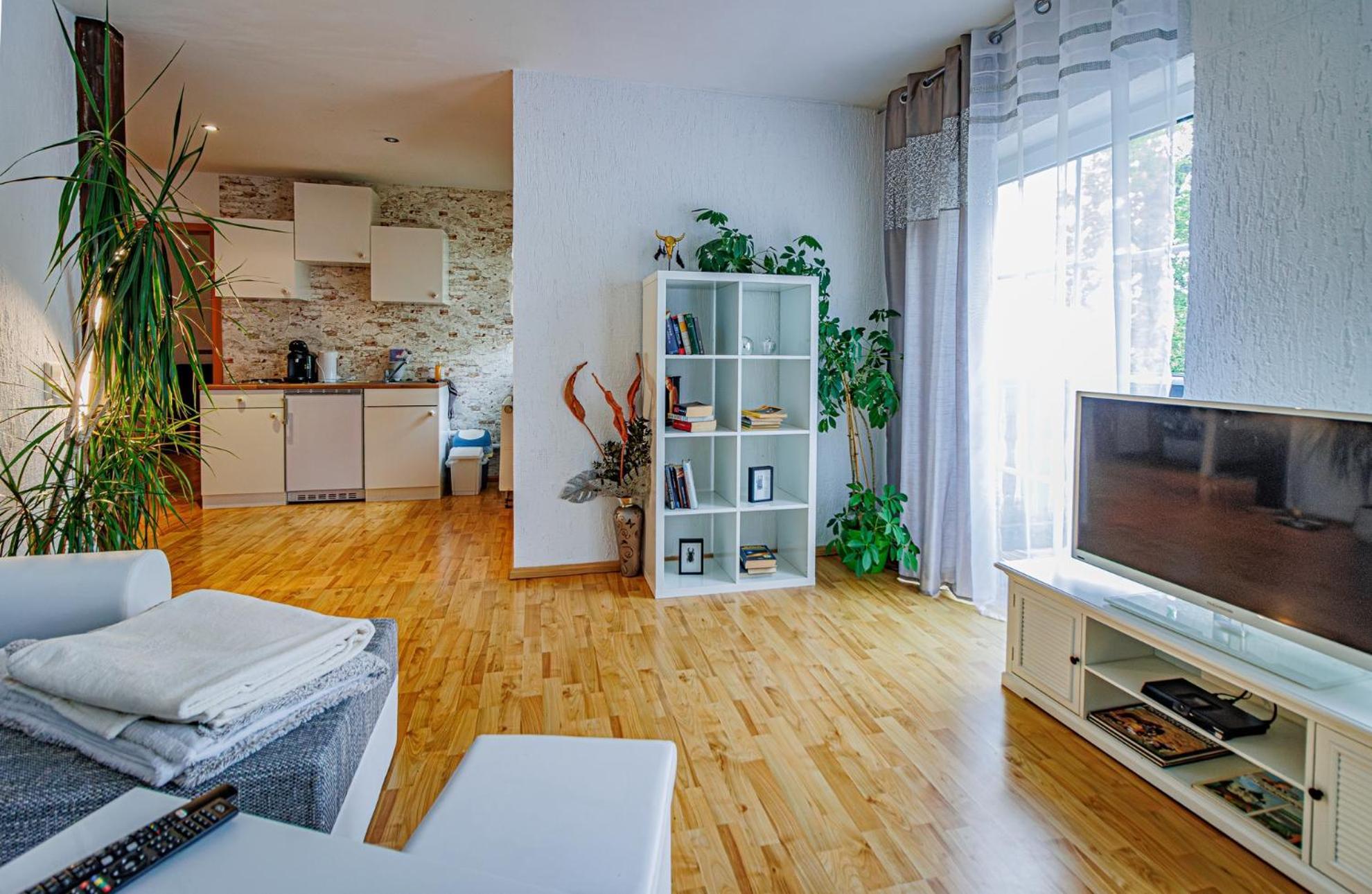Wohnen Ueber Einem Mediterranen Restaurant,Apartment 2 Oder 3 Λειψία Εξωτερικό φωτογραφία